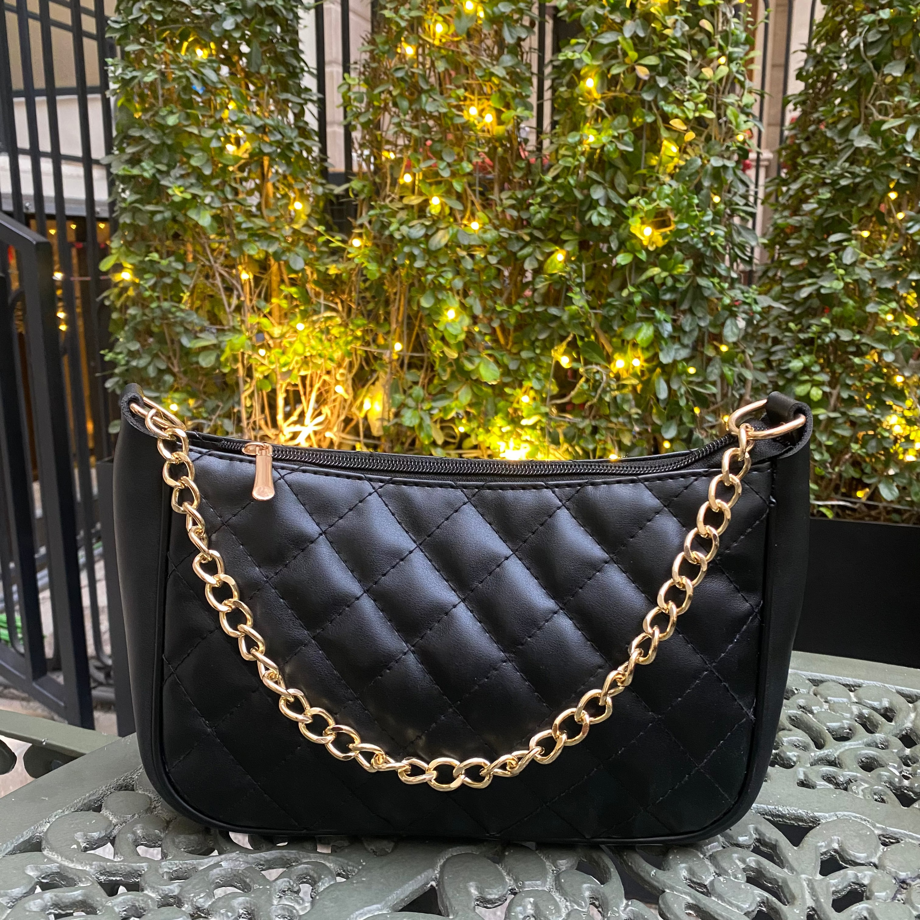 Charm the Belle Bag Black – Belle Delights